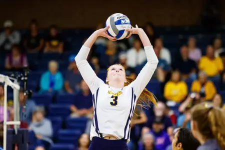 Syd Cole setting the ball