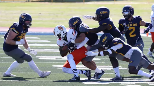 UNC_FB_Defense_Swarm_ISU