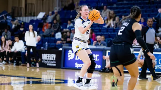 Delaynie Byrne shooting a jumpshot