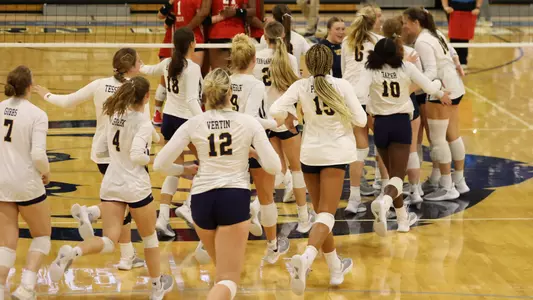 Volleyball win vs. Bradley