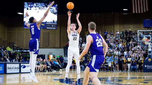 Riley Abercrombie shooting a three-pointer