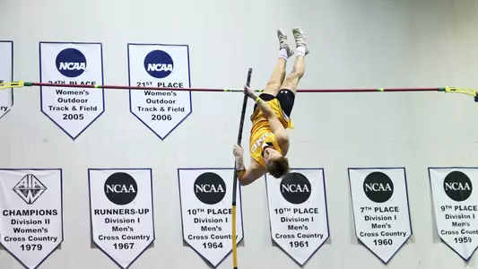 Buettenback_Anders_2223_InvitePeak01