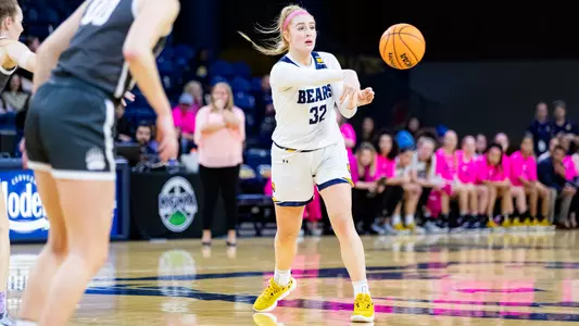 Lauren Andrews passing the ball