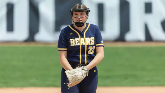 Isabelle Dinapoli preparing to pitch