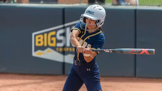 Lauren Strathearn swinging