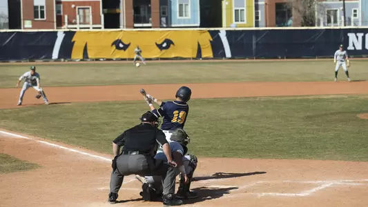 Hayden Heinze swinging