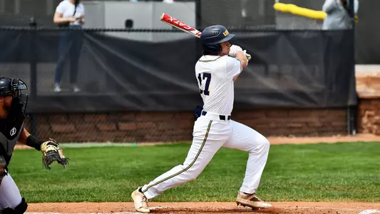 Fissher_Garrett_2223_vsOmaha3_01
