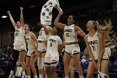 Bench cheering wbb