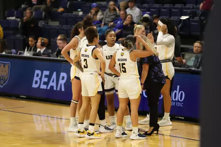WBB Huddle w/ Mattio