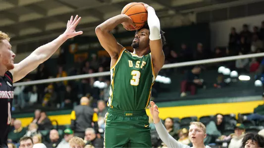 Isiah Hawthorne Sign Photo