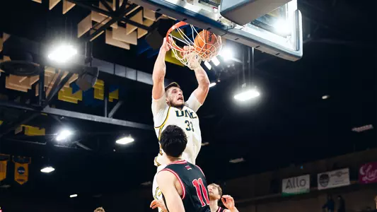 Egan Shields Dunking vs South Dakota