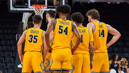 Men's Basketball at Omaha