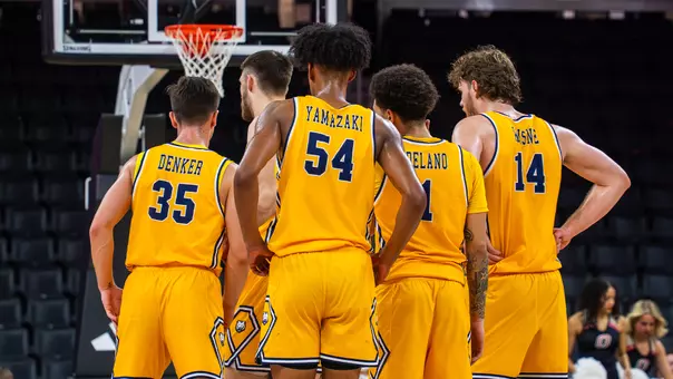 Men's Basketball at Omaha