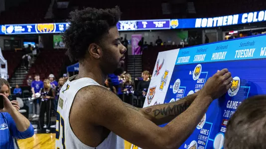 Isaiah Hawthorne moving the Bears Along