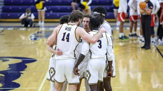 Men's Basketball Huddle