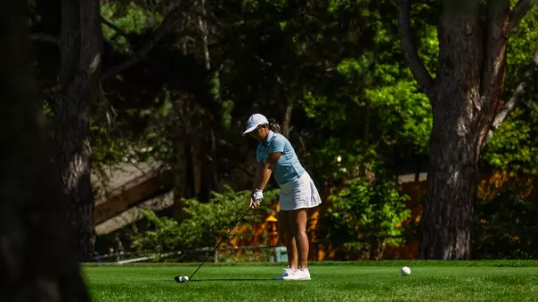 Samantha Teeing Off