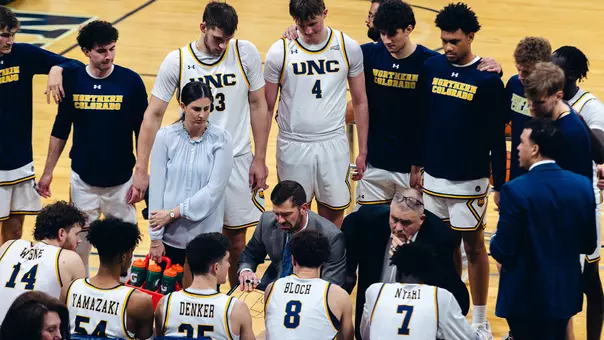Men's Basketball Huddle vs Eastern Washington