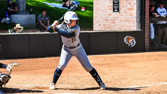 Kenzie Carter Batting at Pacific