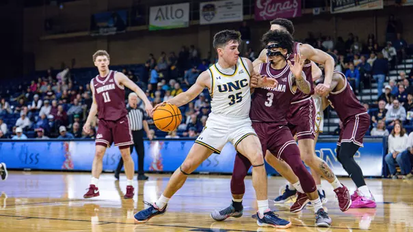 Quinn Denker Breaks Single Season Assist Record