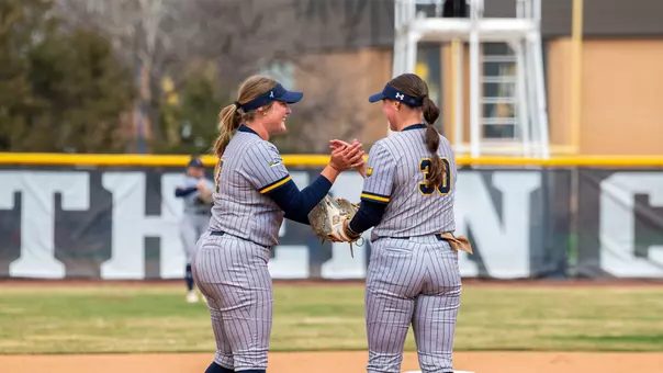 Hayden Nelson & Anna Wilming Meeting in the Circle