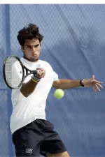 Ospreys start 2006 with 4-3 win Image