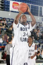 Mercer withstands UNF rally Image