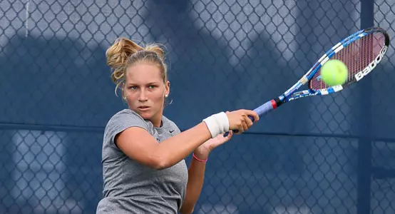 Aline Berkenbrock - Action