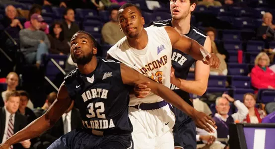 Daniels_Mbb-action14vLU