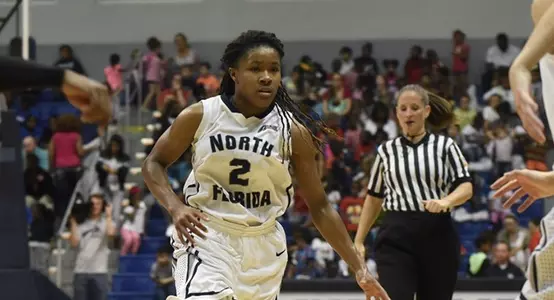 Sierra Shepherd dribbling the ball