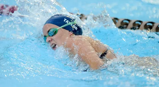 Amy Taylor swimming freestyle