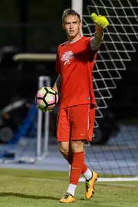 UNF men's soccer goalie gives a thumbs up