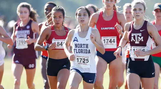 Eden Meyer runs in lead at 2017 Crimson Classic