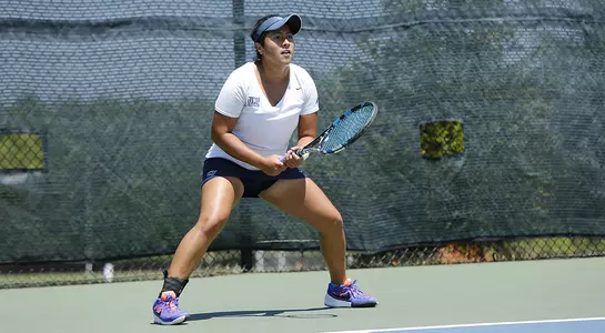 Quetzali Vazquez gets ready to return the ball at the ASUN Championship