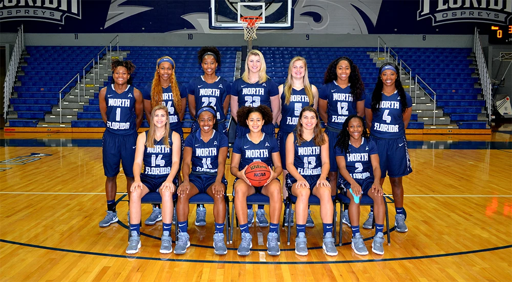 2017-18 Women's basketball team picture