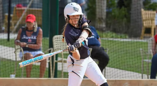 Taylor Scott bats.