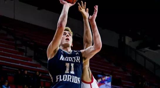 Garrett Sams makes a layup against NJIT