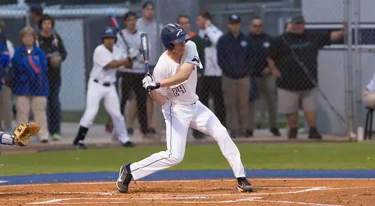 Tanner Murphy swinging