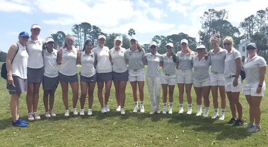 North Florida and Delaware women's golf teams pose together following their match-play event