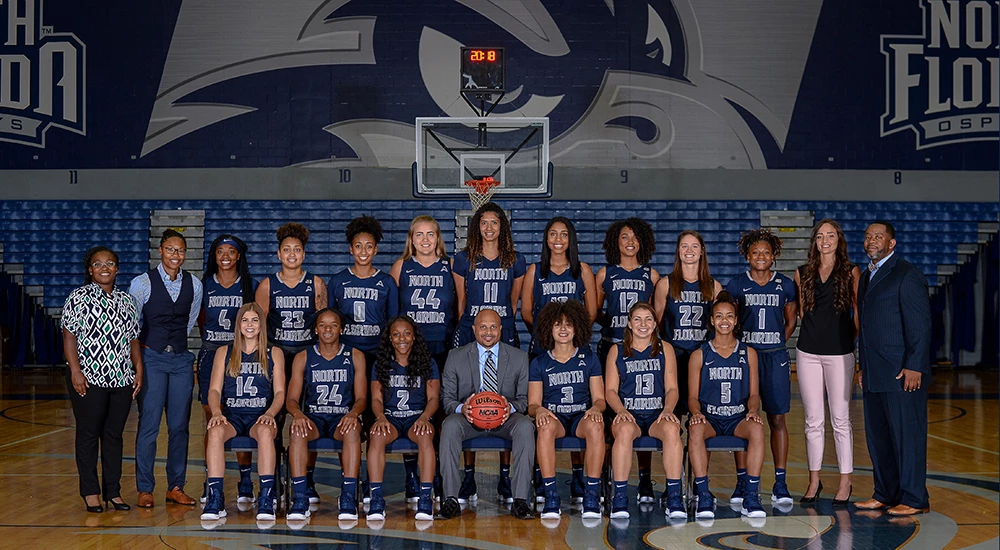 2018-19 Women's Basketball team photo