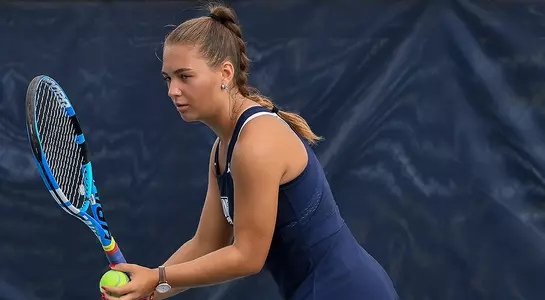 Lea Grinberg prepares to serve