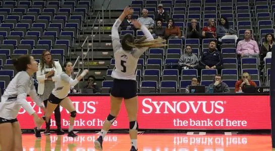 Julianna Askew sets up Solimar Cestero for the attack.