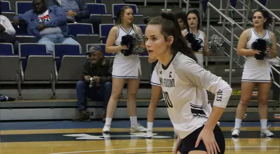 Grace Youngblood gets ready for the serve.