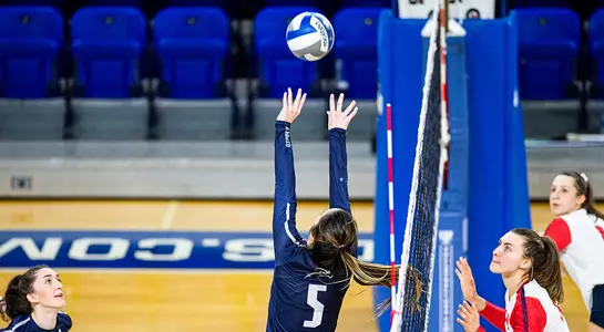 Julianna Askew sets the ball up.