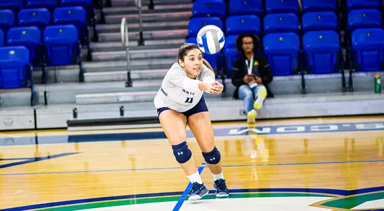 Rocio Moro goes for a dig