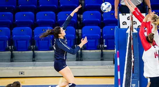 Miriam Stingl attacks it past Liberty defenders