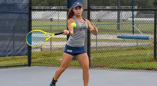 Ana Paula Melilo returns a forehand.