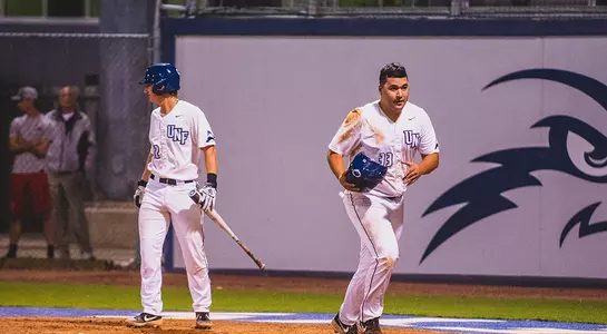David Maberry runs to the dugout.
