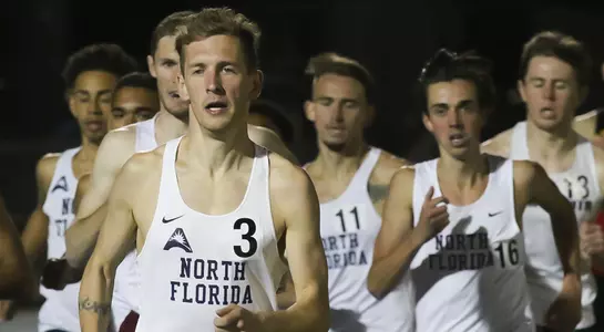 Fynn Timm leads a pack that includes Leo Queyrou and Sem Sultanov