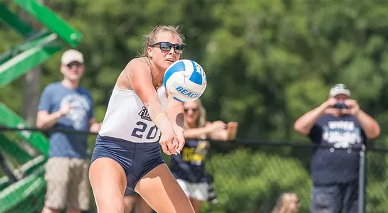 Kirby Smith gets ready to dig out the ball.