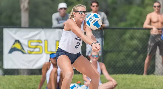 Callie Workman gets ready to dig out the ball.